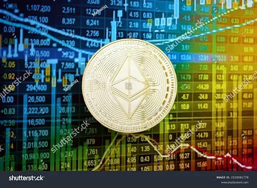 Moneta z symbolem Ethereum na tle wykresów i danych giełdowych
